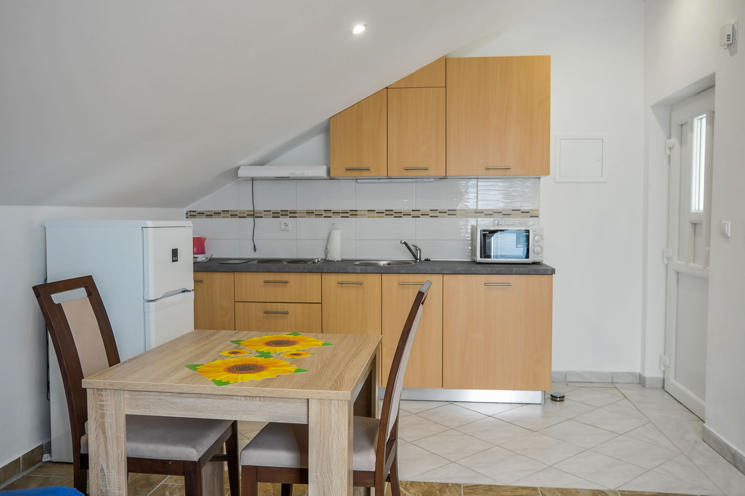 Apartment 1-G